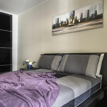 Apartment Piazza Duomo - Rentclass Lucilla
